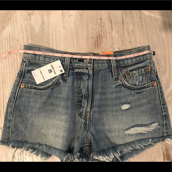 Levi 501 distressed cutoff shorts - Picture 6 of 6